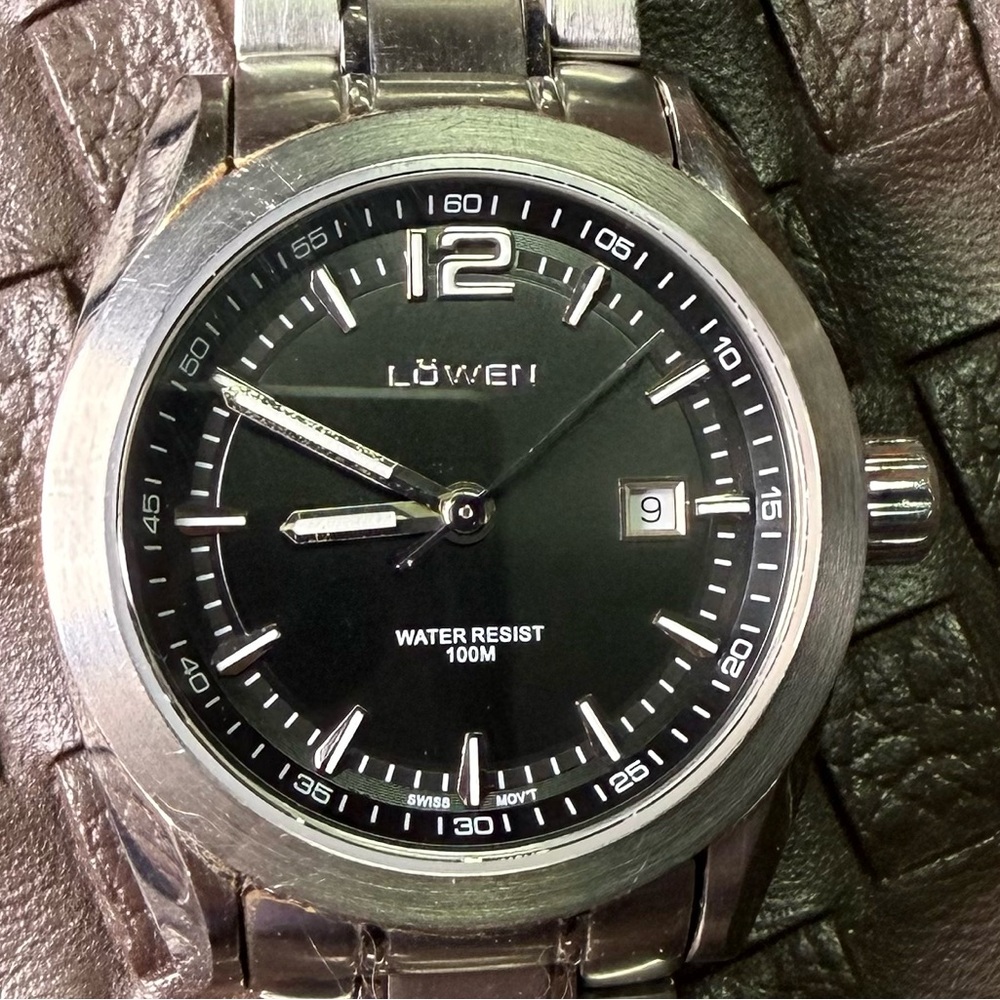 Lowen Fusion Swiss Quartz Men’s Watch Solver Watch and Band with Black Dial